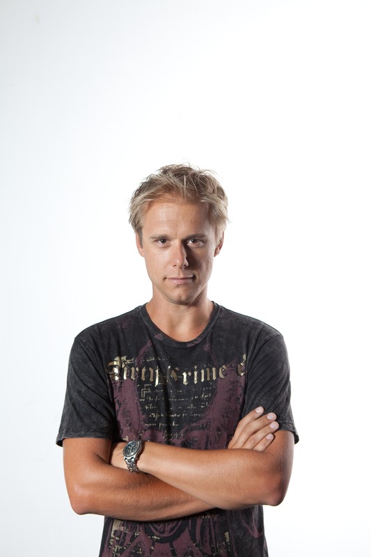 Фотография Armin van Buuren 27 из 49