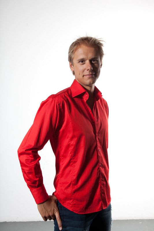 Фотография Armin van Buuren 17 из 49