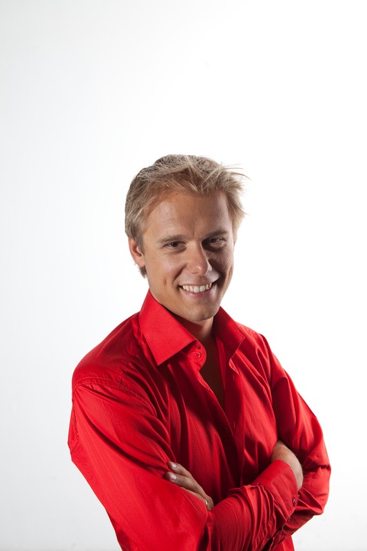 Фотография Armin van Buuren 19 из 49