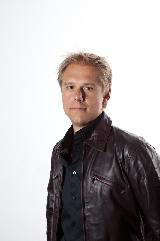 Фотография Armin van Buuren 31 из 49