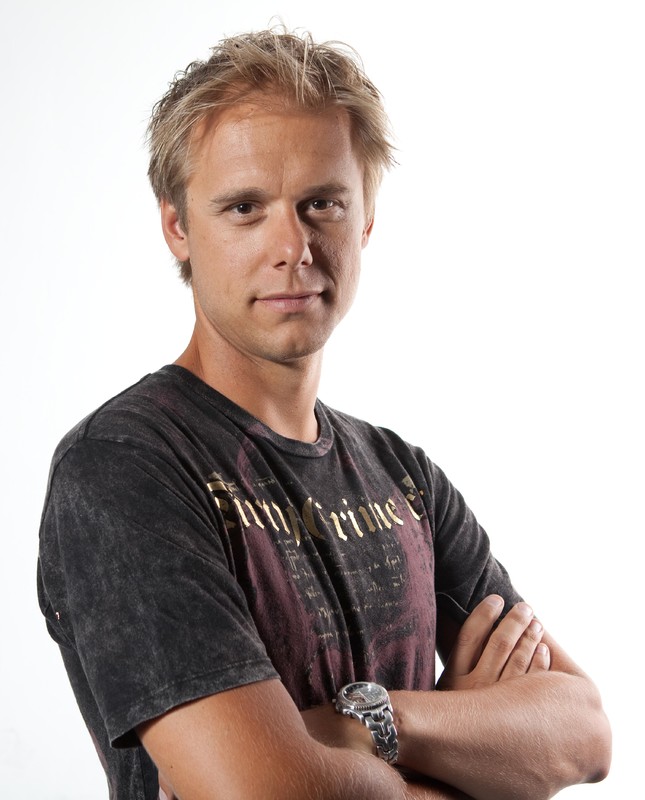 Фотография Armin van Buuren 28 из 49