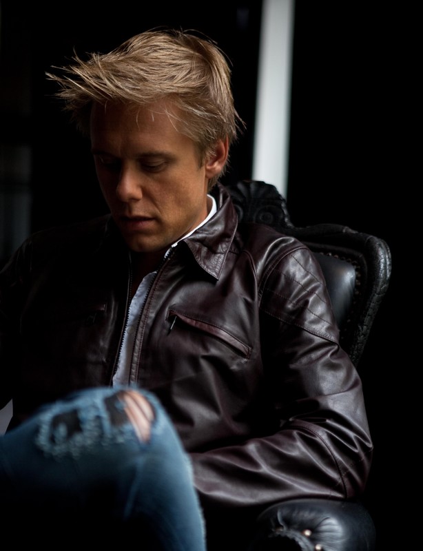 Фотография Armin van Buuren 36 из 49