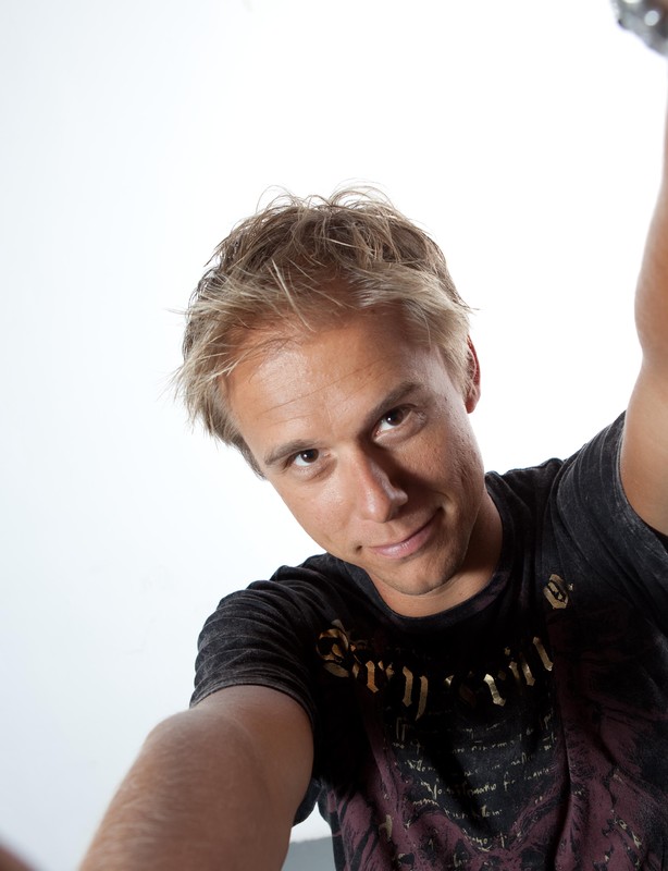 Фотография Armin van Buuren 43 из 49