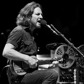 Фотография Eddie Vedder 3 из 10