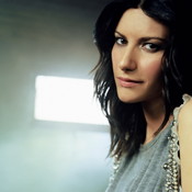 Фотография Laura Pausini 5 из 11