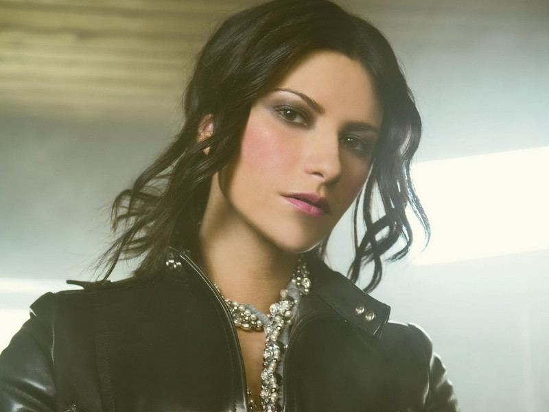 Фотография Laura Pausini 6 из 11