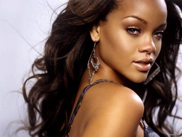 Фотография Rihanna 7 из 230