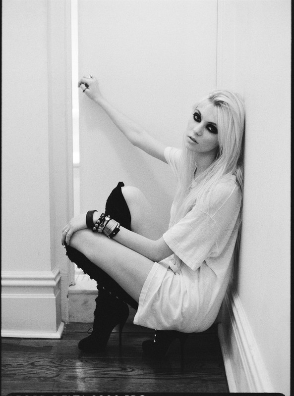 Фотография Taylor Momsen 13 из 20