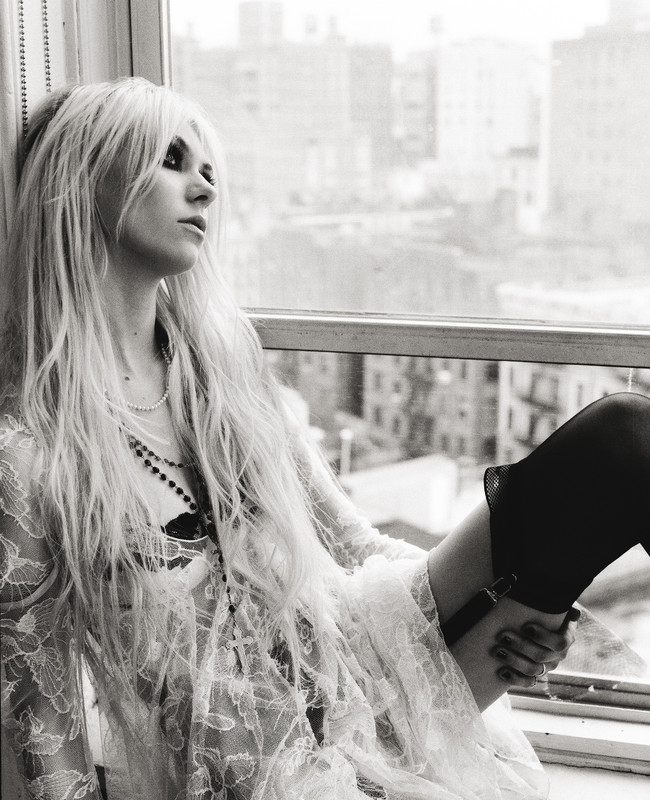 Фотография Taylor Momsen 15 из 20