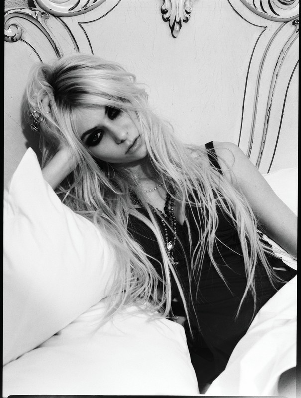 Фотография Taylor Momsen 16 из 20