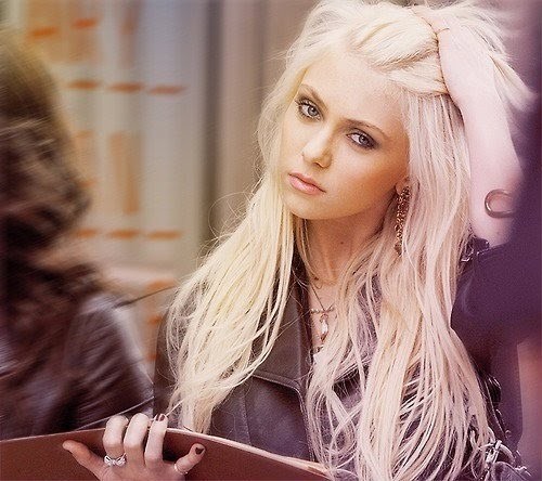 Фотография Taylor Momsen 6 из 20